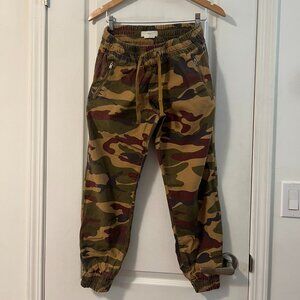 Aritzia TNA Alix High-Waisted Elastic-Cuff Tan Green tone Camo Joggers
